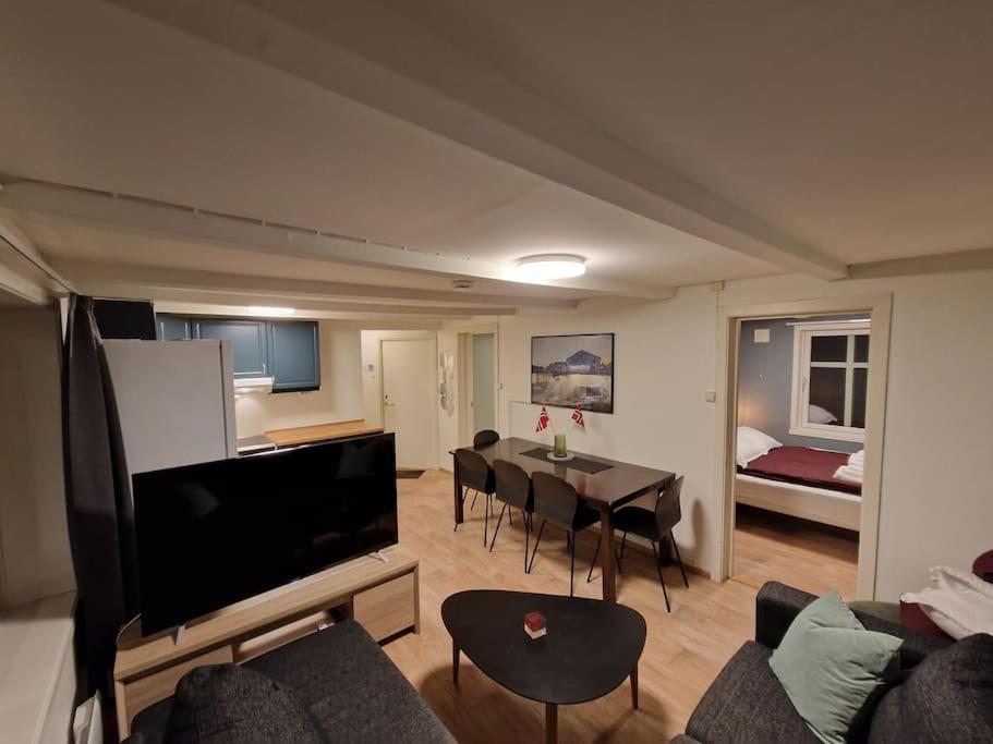Apartment Next To The Bridge 特罗姆瑟 外观 照片