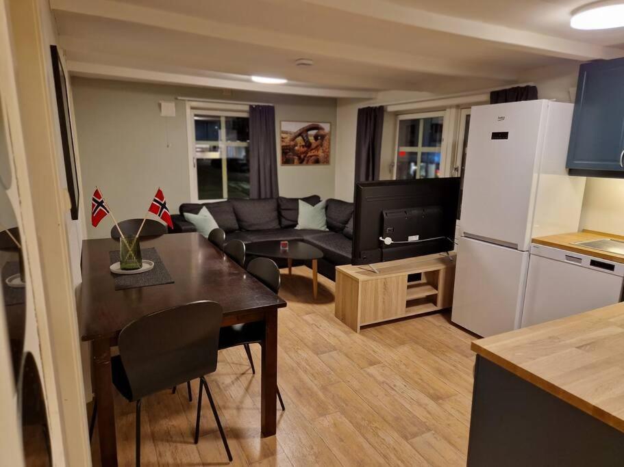 Apartment Next To The Bridge 特罗姆瑟 外观 照片